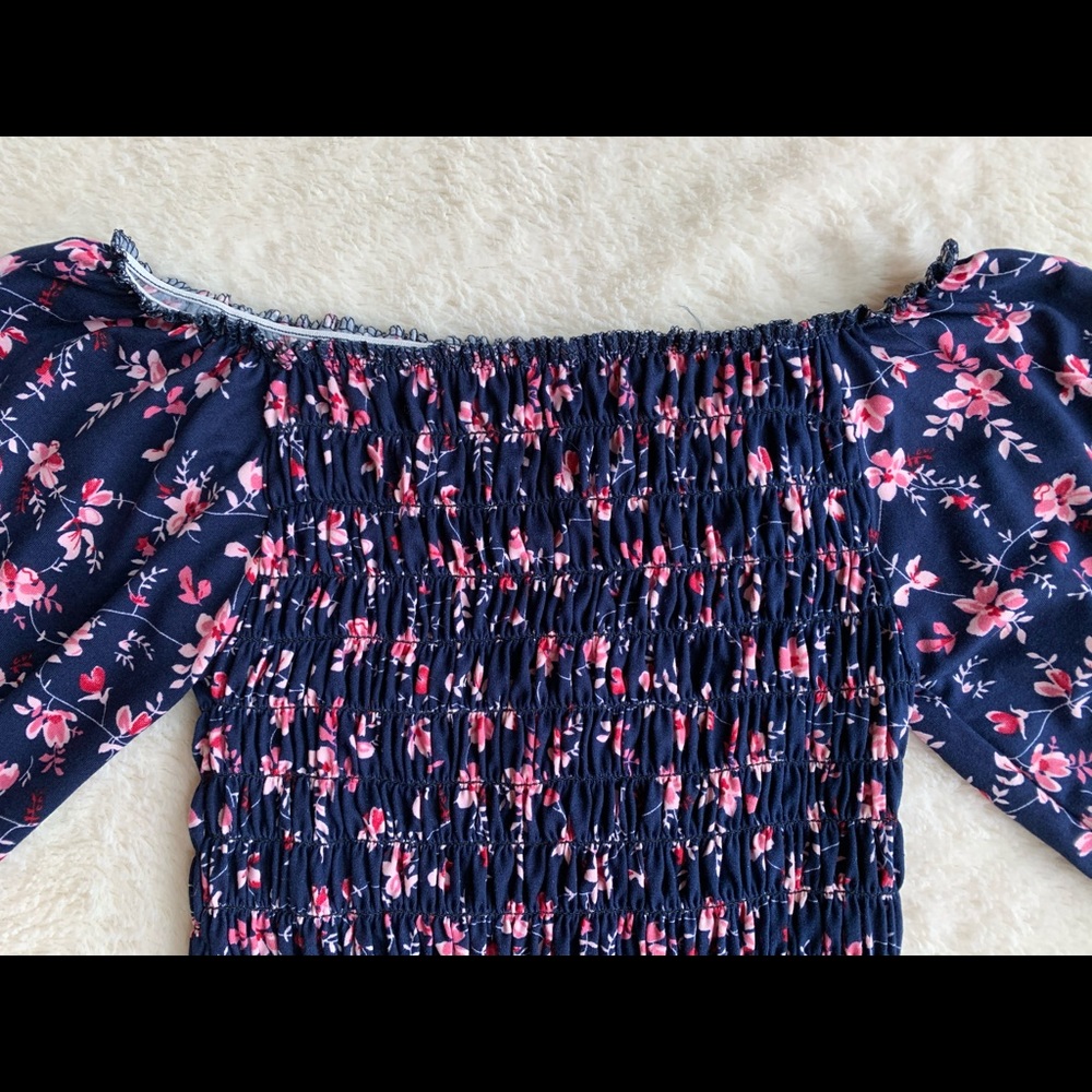 Tops - Picture 2 of 2